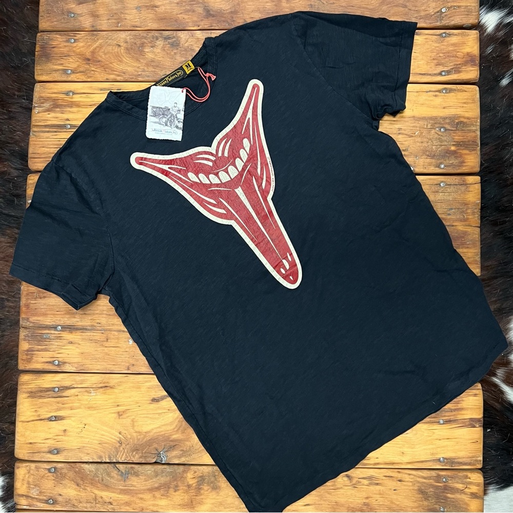 Johnson Motors “Rolling Stones mouth” Hamersveld art vintage slub moto tee. NWT